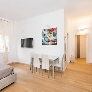  Apartment Magnoliaapartments - 2a Valle Duomo